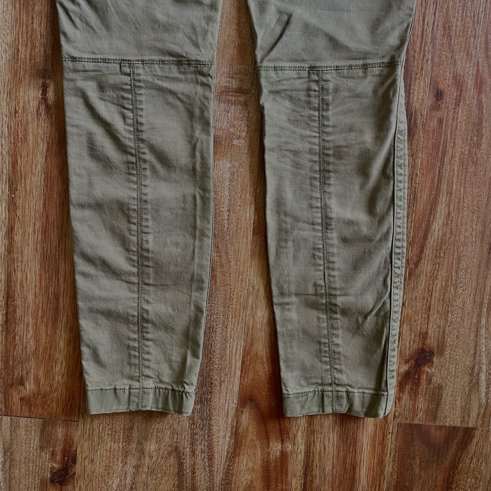J. Crew Woman’s Olive Green Jeans, Waist Size 24 (Size 2) - Picture 7 of 7